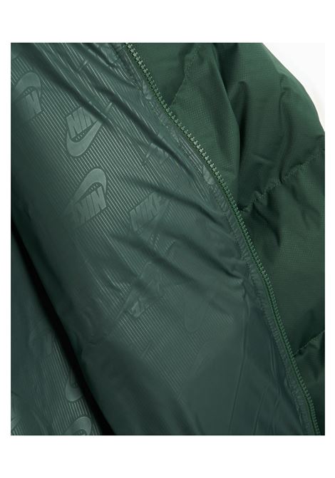 PIUMINO CLUB THERMA FIT VERDE UOMO NIKE | Giubbini | FB7368-323