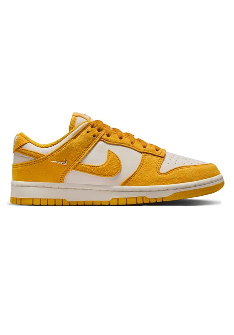 Scarpe Nike Dunk Low Gold Mini Swoosh Giallo Donna NIKE | Sneakers | IB4417-101