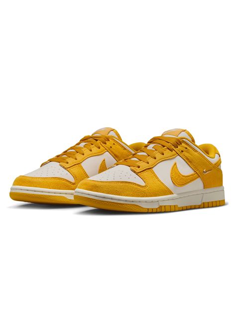 Scarpe Nike Dunk Low Gold Mini Swoosh Giallo Donna NIKE | Sneakers | IB4417-101