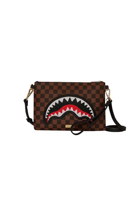 Sprayground Sawtooth Sharks In Paris Crossover Clutch Brown Unisex SPRAYGROUND | Pochette | 910B7841NSZ-