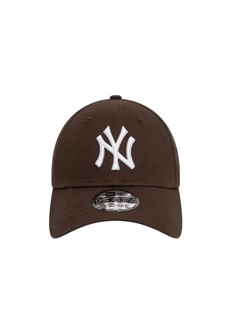 Cappello New Era 9FORTY NY Yankees League Essential Marrone Bianco Unisex NEW ERA | Cappelli | 60471458-