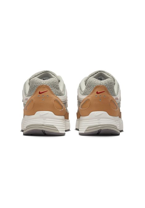 Scarpe Nike P-6000 Year Of The Horse Grigio Beige Uomo NIKE | Sneakers | IQ1120-311