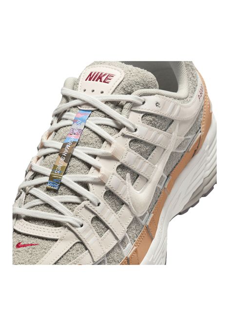 Scarpe Nike P-6000 Year Of The Horse Grigio Beige Uomo NIKE | Sneakers | IQ1120-311