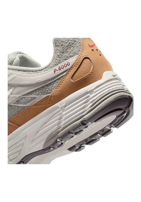 Scarpe Nike P-6000 Year Of The Horse Grigio Beige Uomo NIKE | Sneakers | IQ1120-311